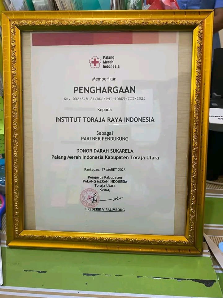 Penghargaan kepada Institut Toraja Raya Indonesia Sebagai Patner Pendukung Donor Darah Sukarela